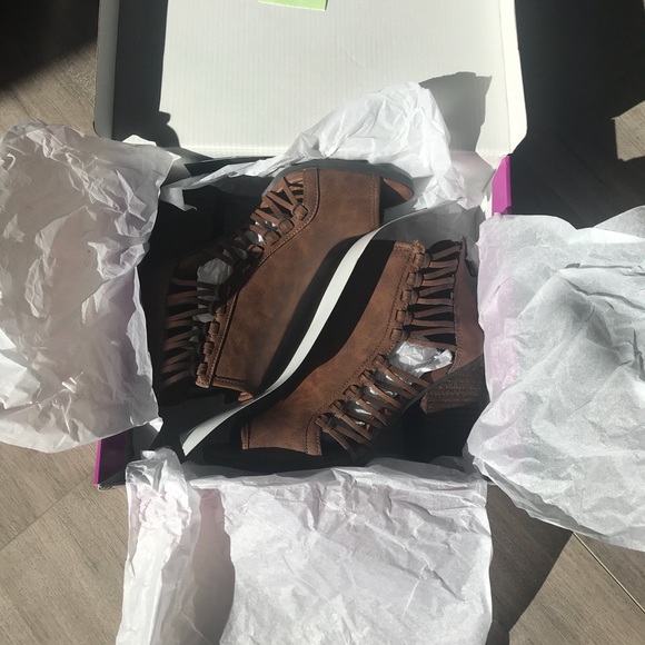 NIB Rampage Sandal Heels - Picture 6 of 8